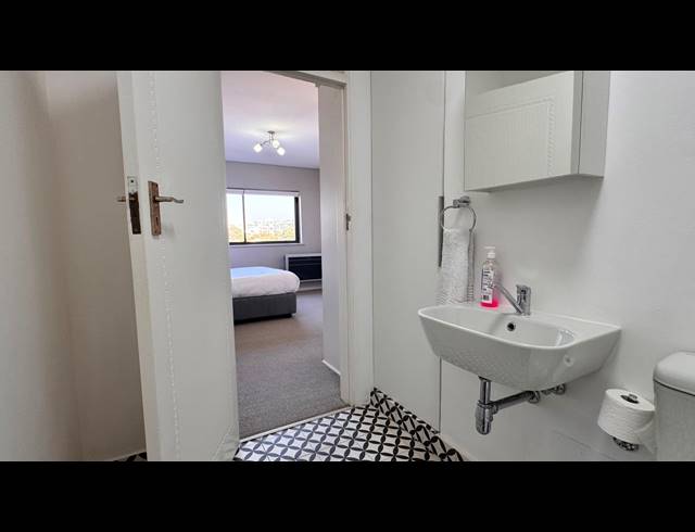 2 BEDROOM APARTMENT TO LET IN UMHLANGA CENTRAL